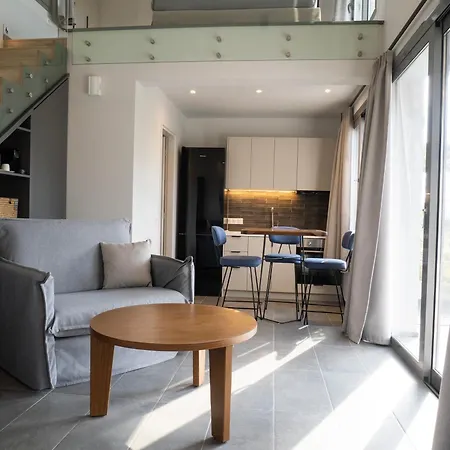 Sea Breeze Suites Maistro 4Per With Private Pool Kandia Exterior photo
